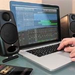 iLoud Micro Monitor  IK Multimedia:  